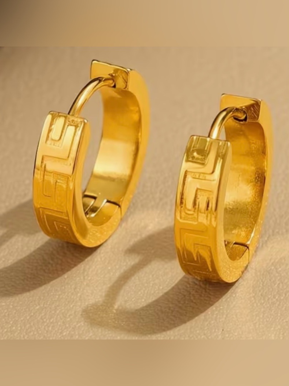 Hypoallergenic anti-fading 18K gold plated hoop earrings New w/ gift box